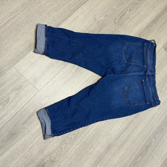 Old Navy Boyfriend Mid-Rise Cropped Women's Jeans - Picture 7 of 9